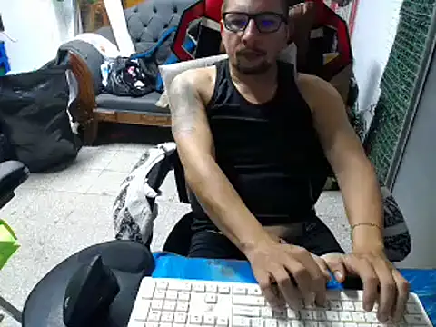 Snapshot of alexam_gal@xh chatting on March 2025 08:52:02 PM alexam galxh online show from March 2025 08:52:02 PM