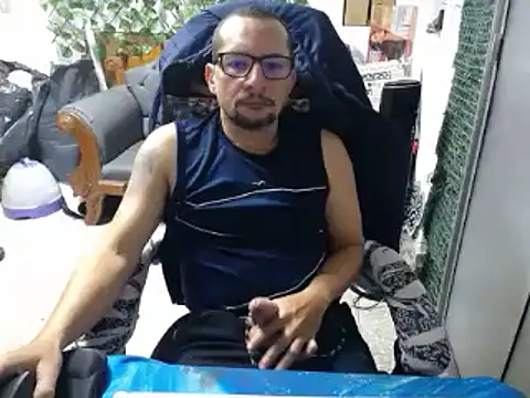 Snapshot of alexam_gal@xh chatting on March 2025 07:05:01 PM alexam galxh online show from March 2025 07:05:01 PM