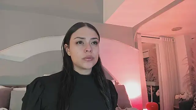 Nicolle W online show from October 2025 12:01:02 PM