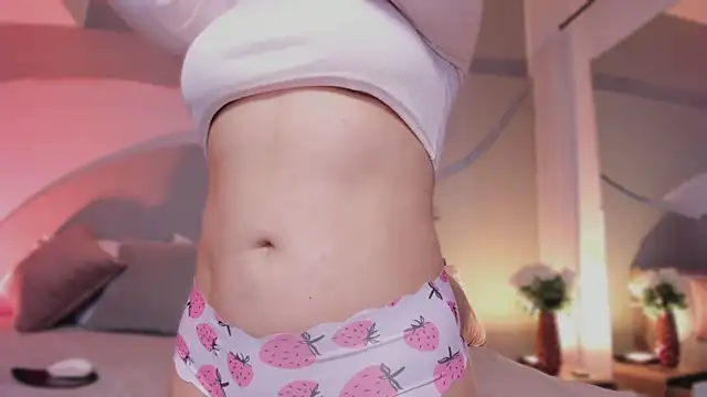 Nicolle W online show from March 2026 11:39:01 AM