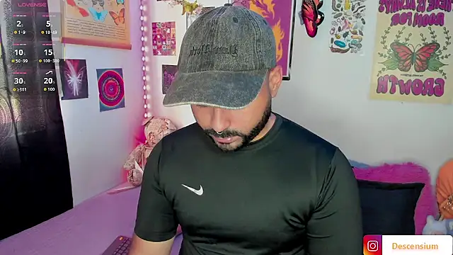 johnnyalx online show from December 2025 06:58:01 PM