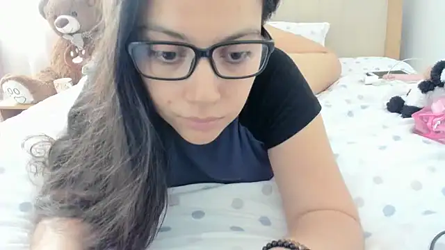 Snapshot of roniewester chatting on September 2025 02:50:01 PM roniewester online show from September 2025 02:50:01 PM