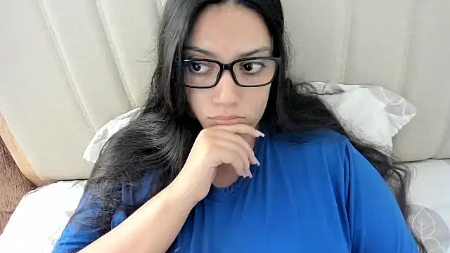 Snapshot of roniewester chatting on November 2025 02:39:02 PM roniewester online show from November 2025 02:39:02 PM