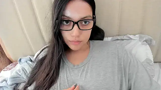 Snapshot of roniewester chatting on November 2025 03:22:01 PM roniewester online show from November 2025 03:22:01 PM