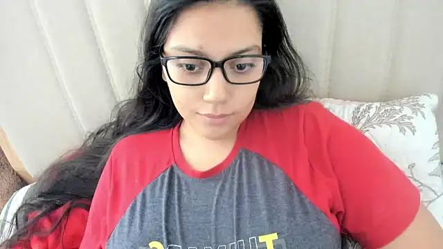 Snapshot of roniewester chatting on November 2025 03:16:02 PM roniewester online show from November 2025 03:16:02 PM