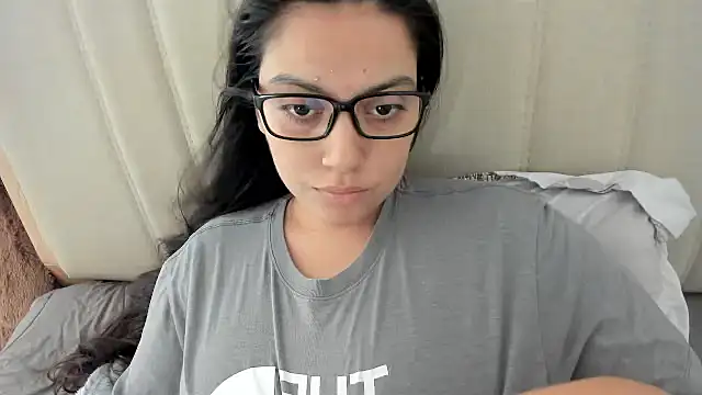 Snapshot of roniewester chatting on November 2025 02:17:01 PM roniewester online show from November 2025 02:17:01 PM