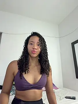 Snapshot of AlessaMaya chatting on April 2026 04:19:02 PM AlessaMaya online show from April 2026 04:19:02 PM