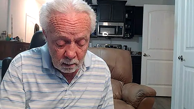 Snapshot of rockpoint69 chatting on October 2025 12:54:01 AM rockpoint69 online show from October 2025 12:54:01 AM