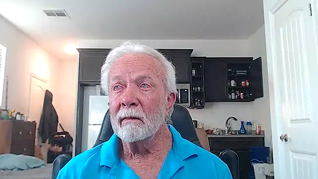 Snapshot of rockpoint69 chatting on November 2025 10:31:02 PM rockpoint69 online show from November 2025 10:31:02 PM