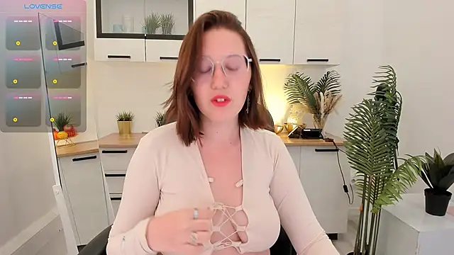 Snapshot of Charmy_Gracy chatting on April 2026 11:36:02 AM Charmy Gracy online show from April 2026 11:36:02 AM