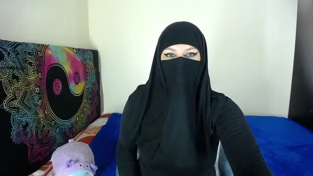 evelyn  salah online show from April 2026 11:55:02 PM