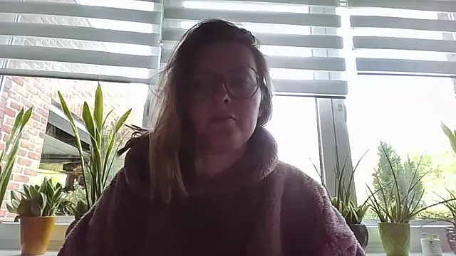 LiquidLeonie online show from April 2026 03:54:02 PM