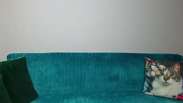 SaraDaisy online show from November 2025 06:43:02 PM