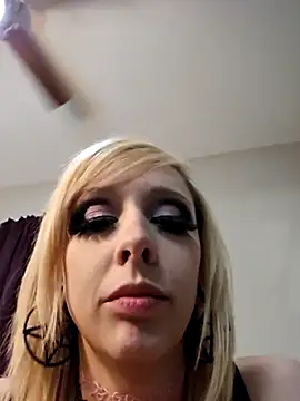 Snapshot of AmethystFoxx chatting on March 2025 07:17:01 PM AmethystFoxx online show from March 2025 07:17:01 PM
