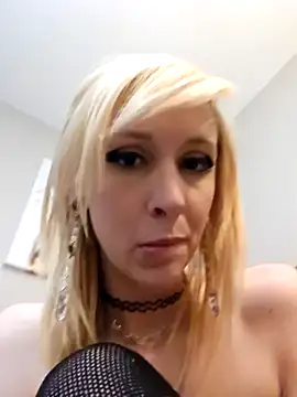 Snapshot of AmethystFoxx chatting on March 2025 12:31:01 AM AmethystFoxx online show from March 2025 12:31:01 AM