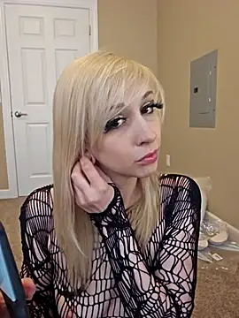 Snapshot of AmethystFoxx chatting on October 2025 06:27:01 PM AmethystFoxx online show from October 2025 06:27:01 PM