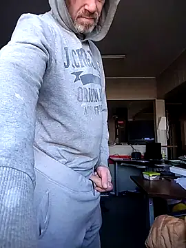 Snapshot of wilkalfa chatting on April 2026 06:44:02 AM wilkalfa online show from April 2026 06:44:02 AM