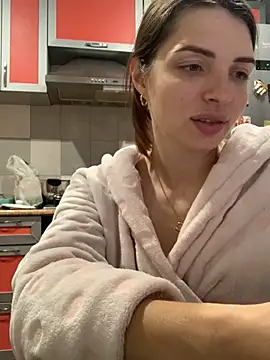 SeducingYoghourt online show from October 2025 03:38:02 PM