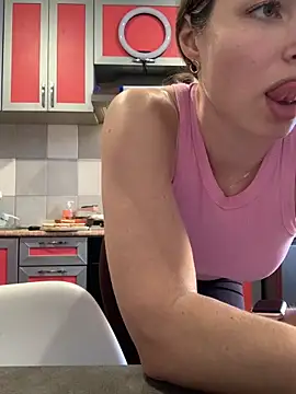 Snapshot of SeducingYoghourt chatting on February 2026 02:15:01 PM SeducingYoghourt online show from February 2026 02:15:01 PM