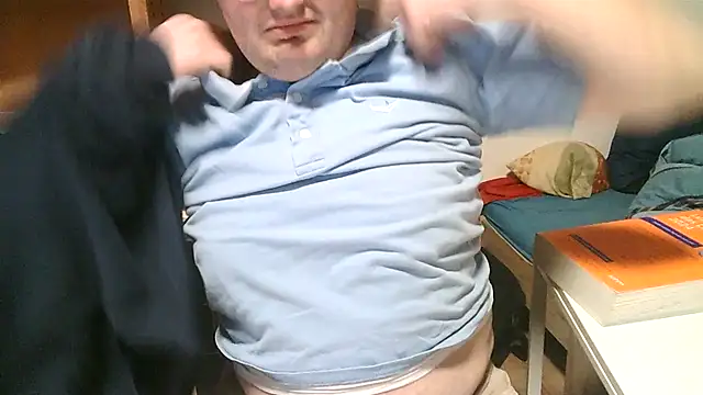 Snapshot of makau1 chatting on March 2025 06:01:02 PM makau1 online show from March 2025 06:01:02 PM