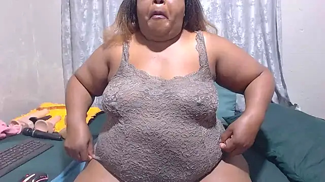 Snapshot of MatureBootyBabe4Uxx chatting on May 2026 02:28:02 AM MatureBootyBabe4Uxx online show from May 2026 02:28:02 AM