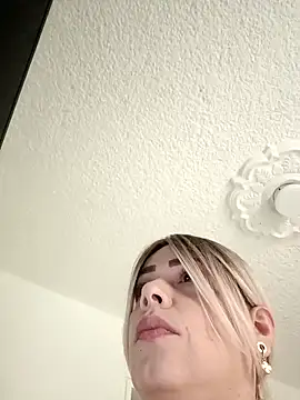 natalygolden69 online show from November 2025 01:00:02 PM