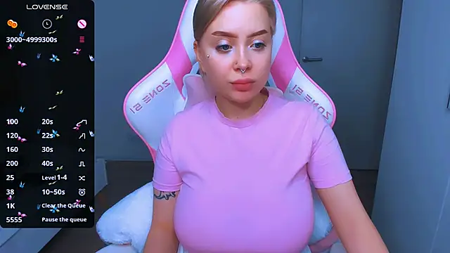 MonaLauu online show from December 2024 07:43:02 PM