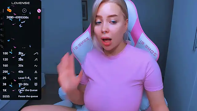 MonaLauu online show from December 2024 10:44:02 PM