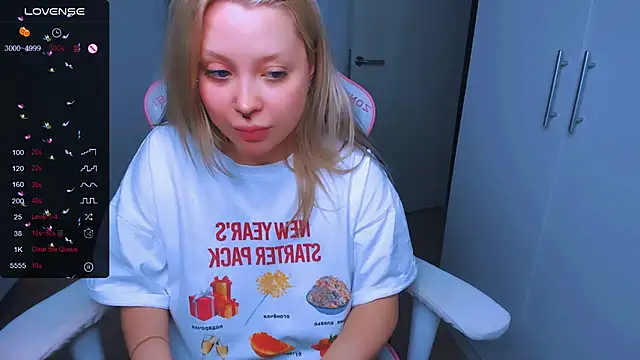 MonaLauu online show from January 2025 05:53:01 AM