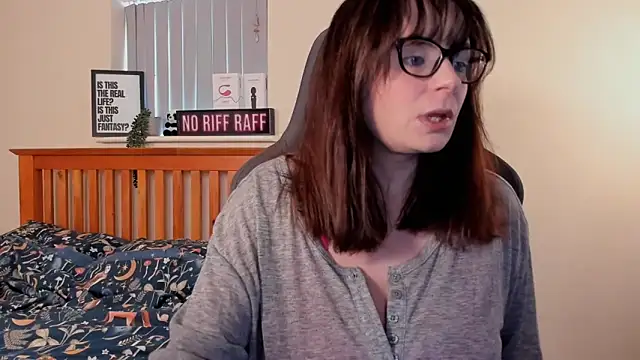 LucieWinters UK online show from January 2025 02:00:02 PM