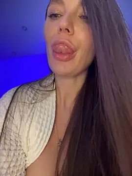 Snapshot of Emma_Catt chatting on December 2024 05:44:02 PM Emma Catt online show from December 2024 05:44:02 PM