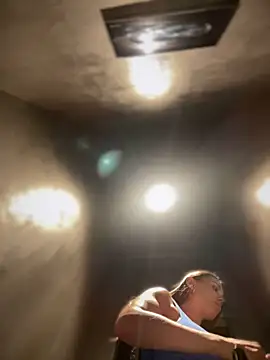 Snapshot of Emma_Catt chatting on February 2025 07:00:02 AM Emma Catt online show from February 2025 07:00:02 AM