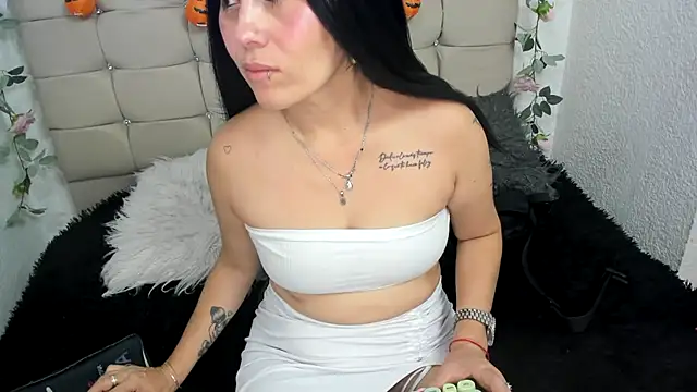 Snapshot of Tania_mature chatting on October 2025 05:26:02 PM Tania mature online show from October 2025 05:26:02 PM