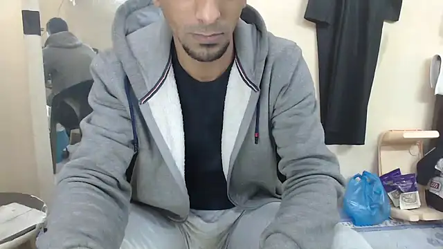 Snapshot of highguy chatting on December 2024 08:54:02 PM highguy online show from December 2024 08:54:02 PM