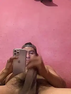 Snapshot of duggan12 chatting on April 2026 01:01:02 PM duggan12 online show from April 2026 01:01:02 PM