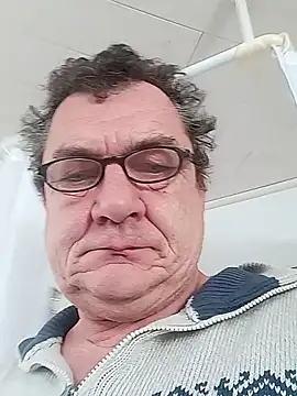 Nobbie444 online show from December 2025 09:47:02 AM