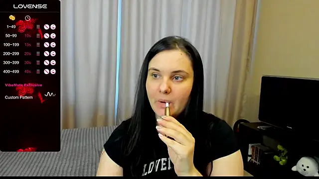 Snapshot of AlanaBrox chatting on February 2026 12:22:02 PM AlanaBrox online show from February 2026 12:22:02 PM