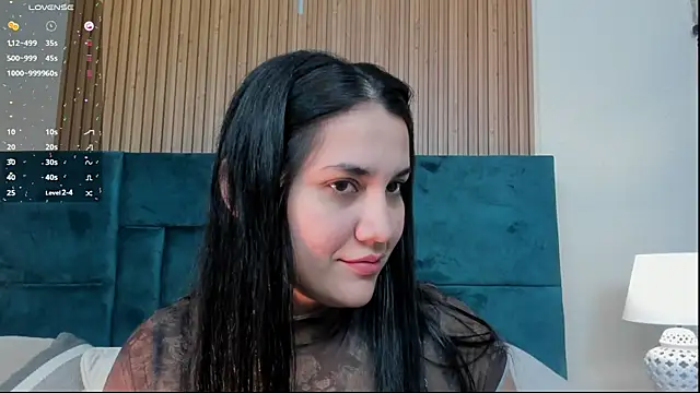 Snapshot of Kareena_chopra chatting on May 2026 12:35:01 PM Kareena chopra online show from May 2026 12:35:01 PM