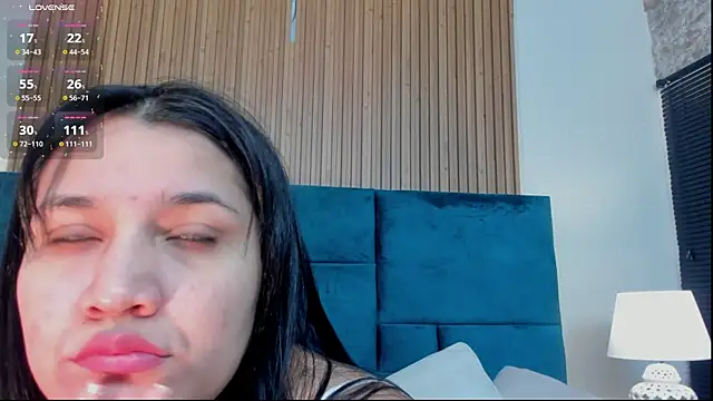 Snapshot of Kareena_chopra chatting on June 2026 12:19:02 PM Kareena chopra online show from June 2026 12:19:02 PM