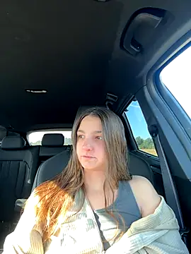 Snapshot of DoriDeluxe66 chatting on September 2025 07:43:01 AM DoriDeluxe66 online show from September 2025 07:43:01 AM