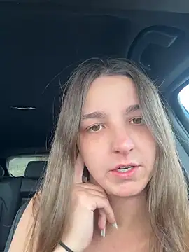 Snapshot of DoriDeluxe66 chatting on September 2025 09:21:02 AM DoriDeluxe66 online show from September 2025 09:21:02 AM