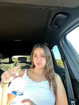 Snapshot of DoriDeluxe66 chatting on September 2025 07:34:02 AM DoriDeluxe66 online show from September 2025 07:34:02 AM