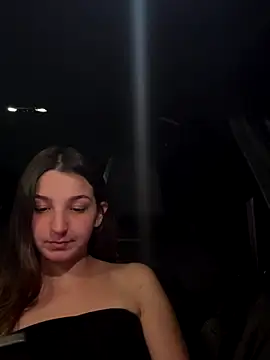 Snapshot of DoriDeluxe66 chatting on October 2025 09:34:02 PM DoriDeluxe66 online show from October 2025 09:34:02 PM