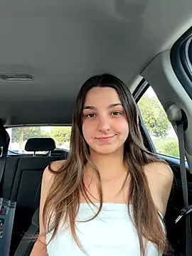 Snapshot of DoriDeluxe66 chatting on November 2025 03:47:02 PM DoriDeluxe66 online show from November 2025 03:47:02 PM