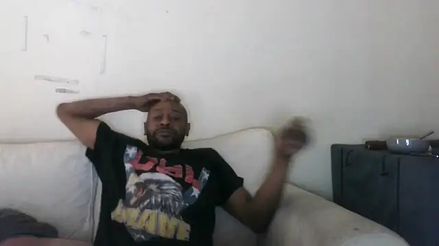 CuzzyB69 online show from April 2026 03:46:02 AM