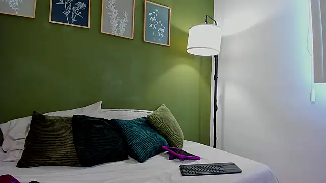 karlye 5 online show from February 2026 01:40:01 PM