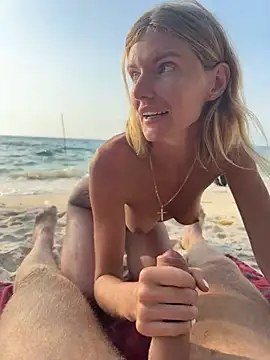 Snapshot of neighbours_love chatting on February 2025 09:28:01 AM neighbours love online show from February 2025 09:28:01 AM