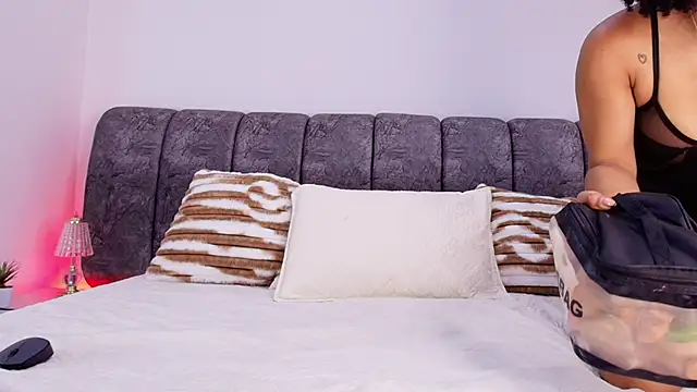 naia blessed online show from November 2025 07:15:01 PM