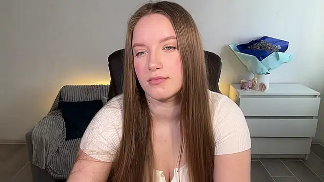 EvaMaddison online show from March 2026 06:57:01 AM