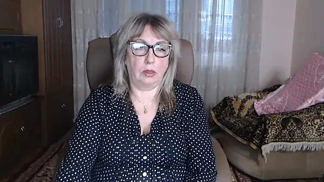 Snapshot of Kallliina chatting on December 2025 08:22:01 AM Kallliina online show from December 2025 08:22:01 AM